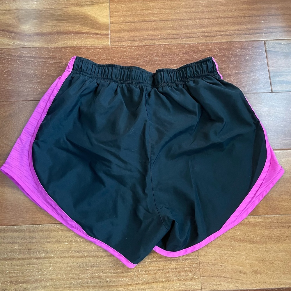 Nike Women’s Tempo Dri-Fit short